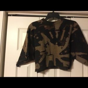 Tye-Dyed crop top sweat shirt. So cute!